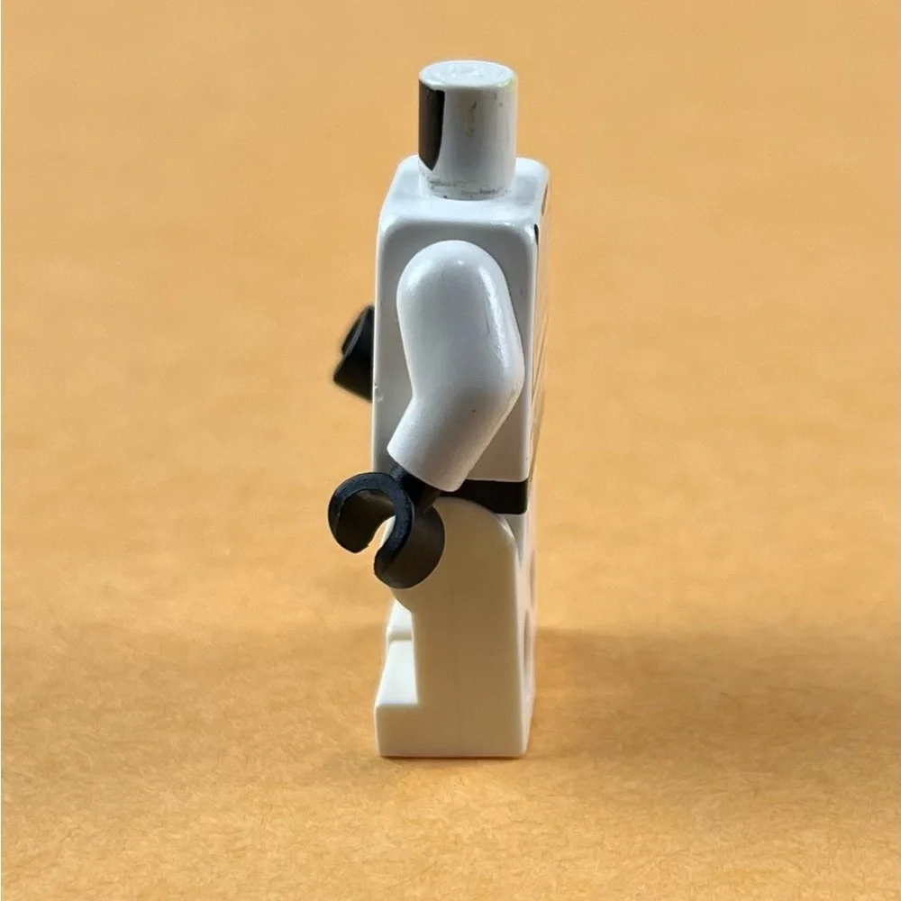 LEGO Star Wars Clone Trooper Missing Head and Helmet 2